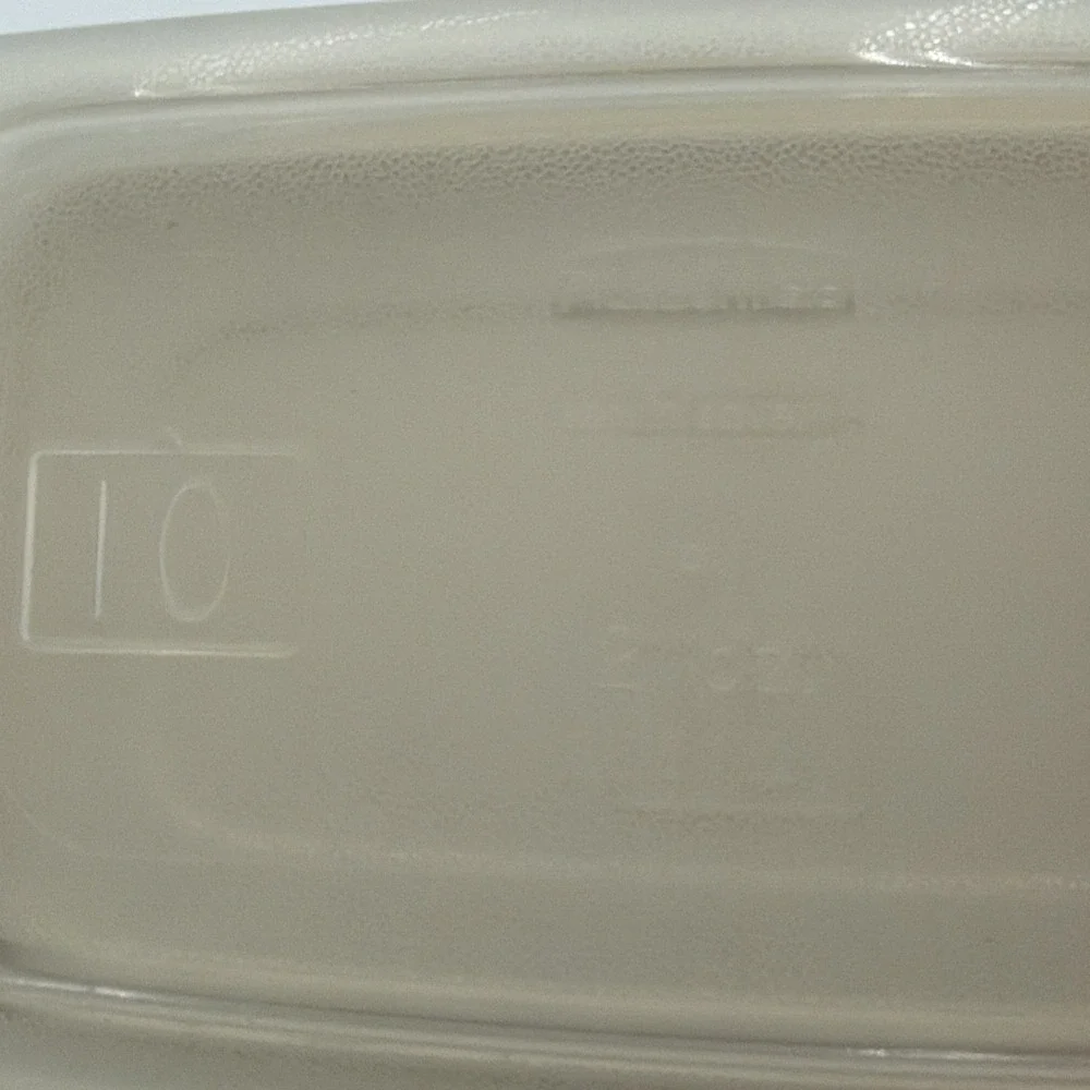Vintage Rubbermaid Servin Saver Storage Container #10 12 Oz Almond Lid